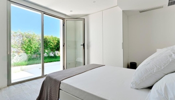 Resa Estates Ibiza villa rental skyhigh house bedroom.jpg